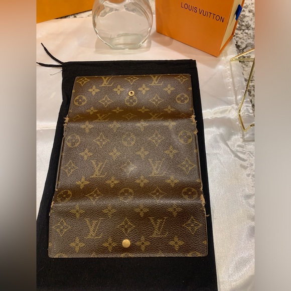 Louis Vuitton checkbook trifold wallet - Picture 3 of 15